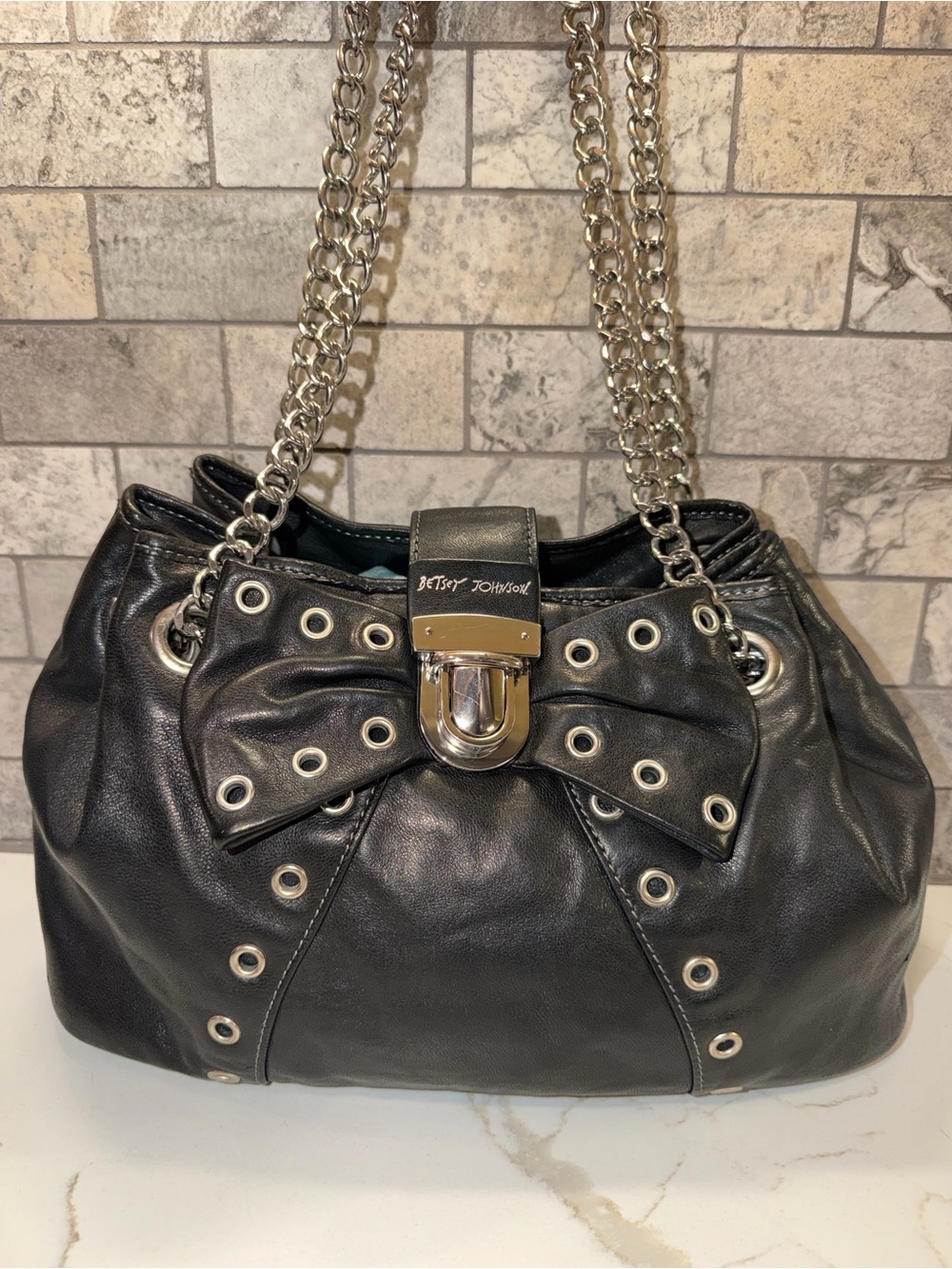 Betsey Johnson Y2k Bows and Arrows Black Leather Chain Shoulder Bag
